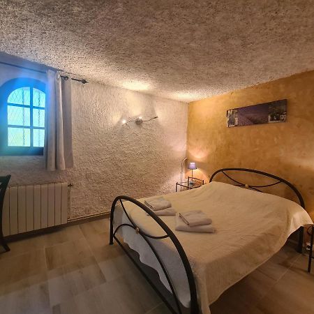 Les Buisses En Provence Bed and Breakfast Piolenc Exteriör bild