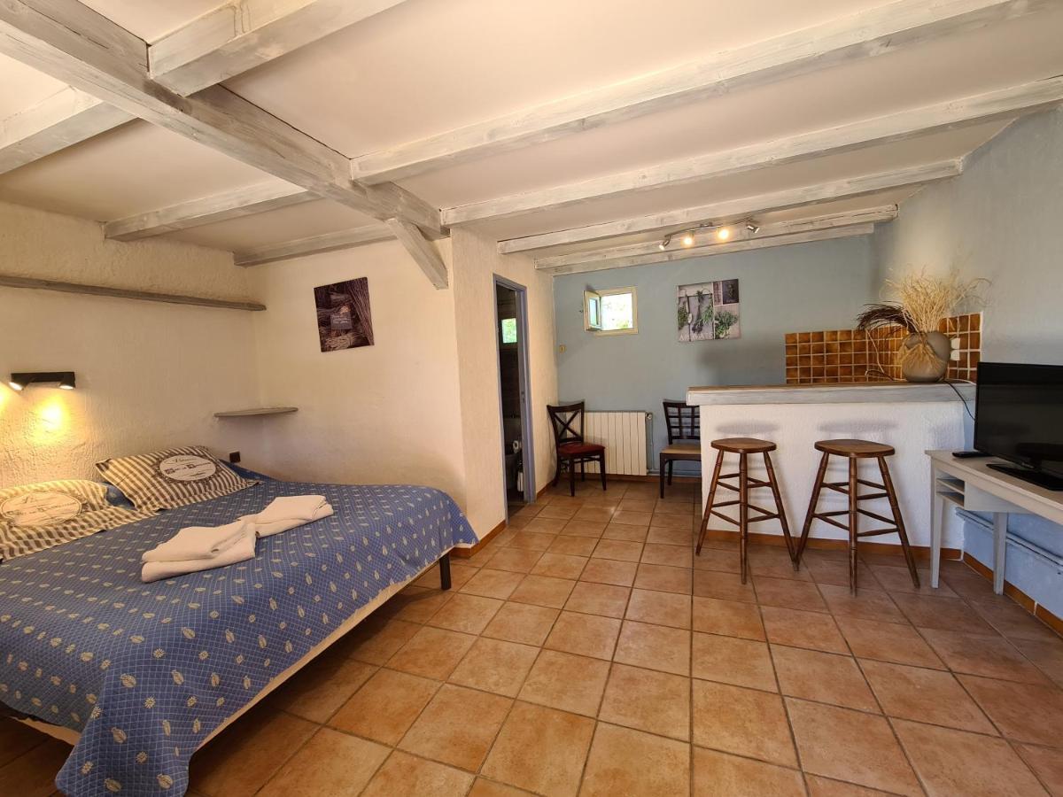 Les Buisses En Provence Bed and Breakfast Piolenc Exteriör bild